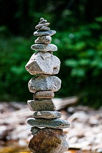 Un Cairn, mélange d'équilibre et de patience